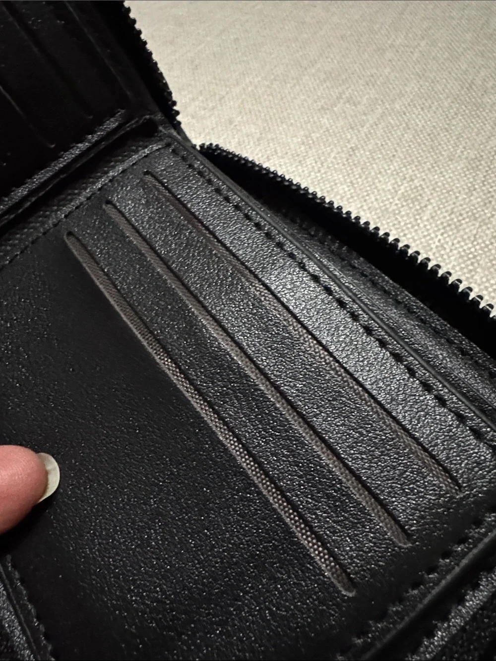 NWOT Unisex Leather Wallet-Compact Zip Around Style-Black-Multi Compartment